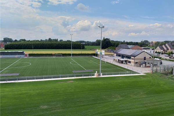 Aanleg kunstgras voetbalveld - Sportinfrabouw NV